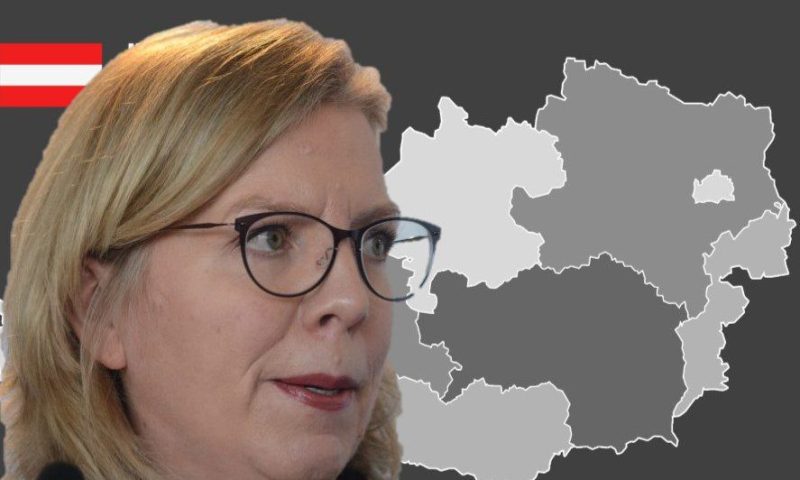 Leonore Gewessler und Österreich-Karte